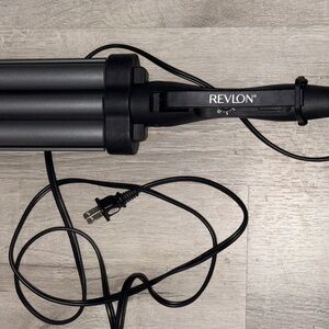 Revlon Triple Barrel Hair Waver in Black and Gray